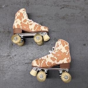 Intentionally Blank Whip It Roller Skates in Taupe Moo